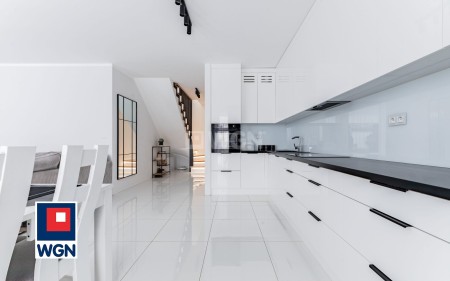 Piękny Dom w zabudowie bliźniaczej w Gowinie.