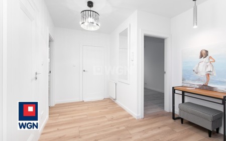Apartament z miejscem postojowym w hali